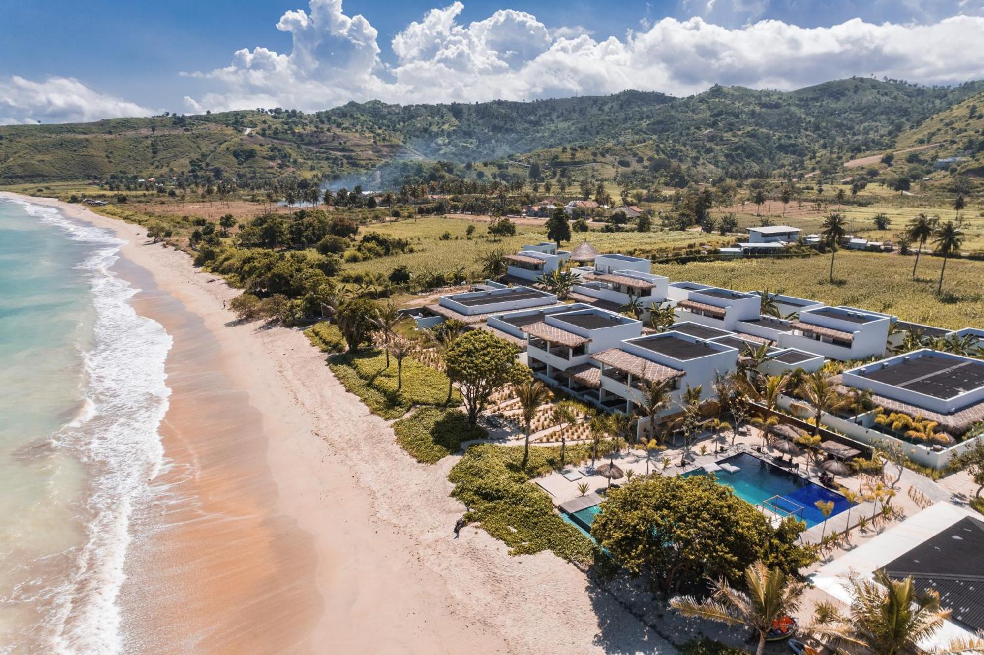 Amber Lombok Beach Resort Selong Belanak Kültér fotó